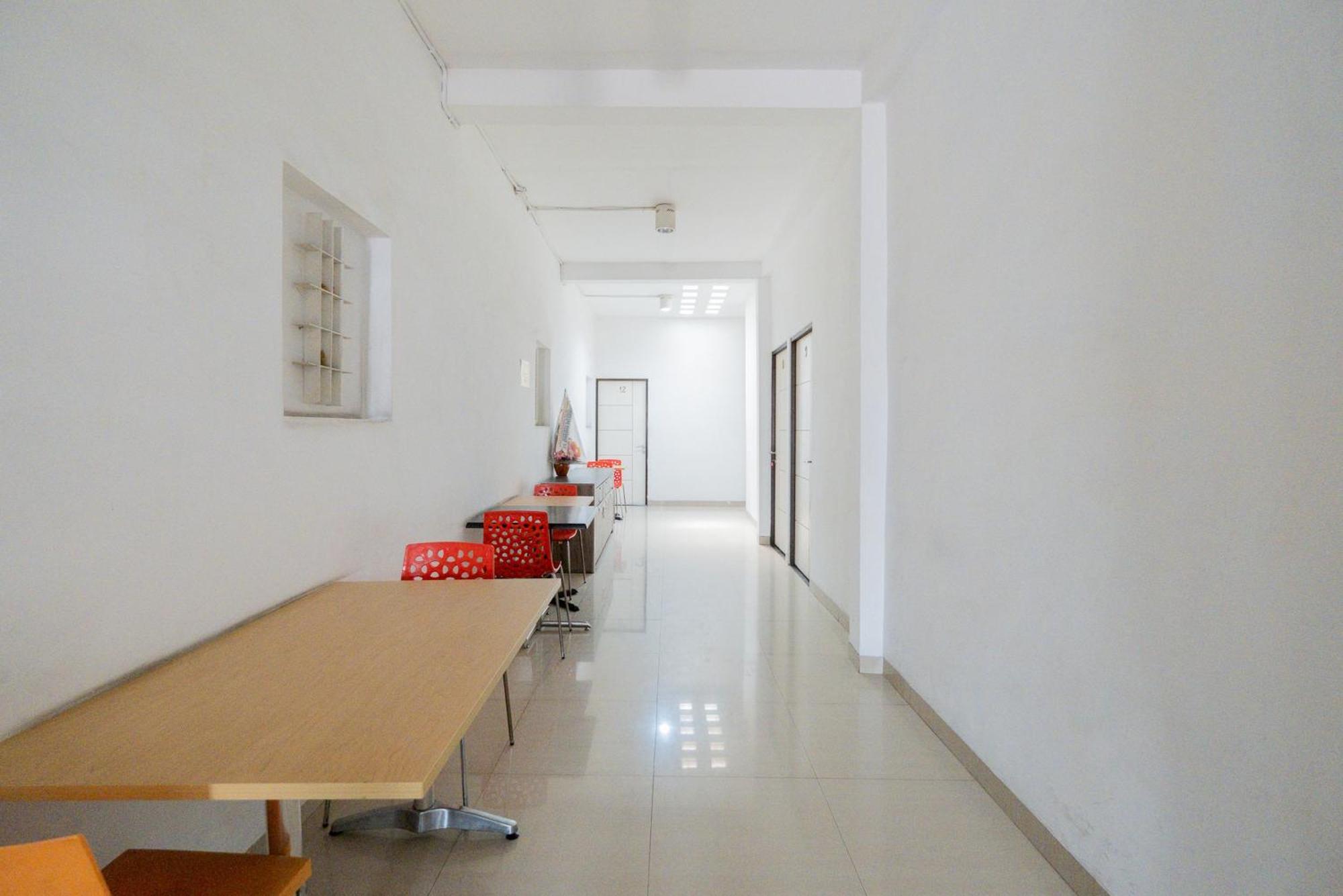 Reddoorz Near Surabaya Town Square Hotel Buitenkant foto