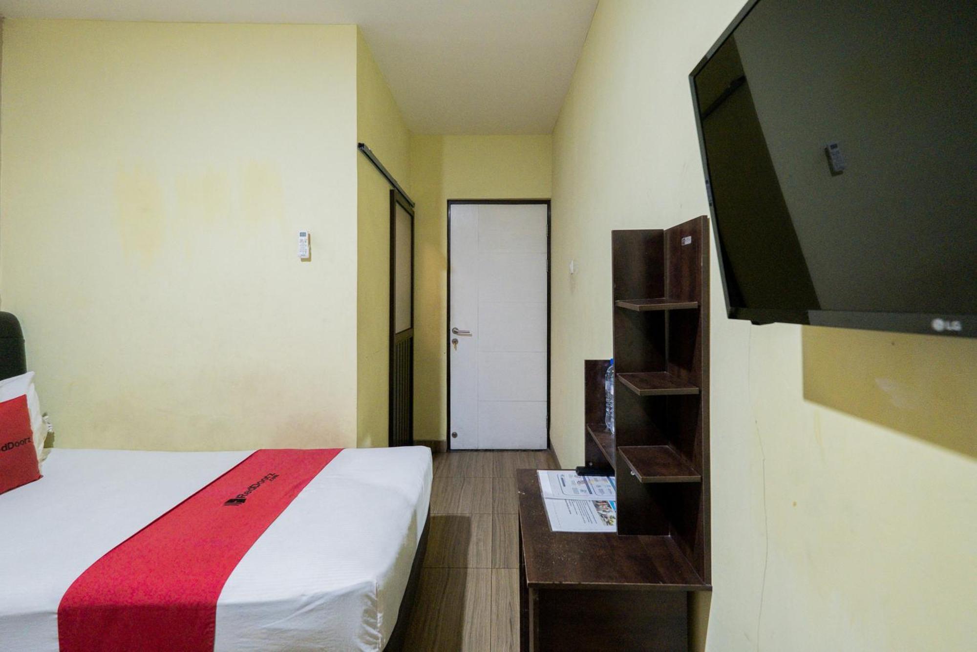 Reddoorz Near Surabaya Town Square Hotel Buitenkant foto