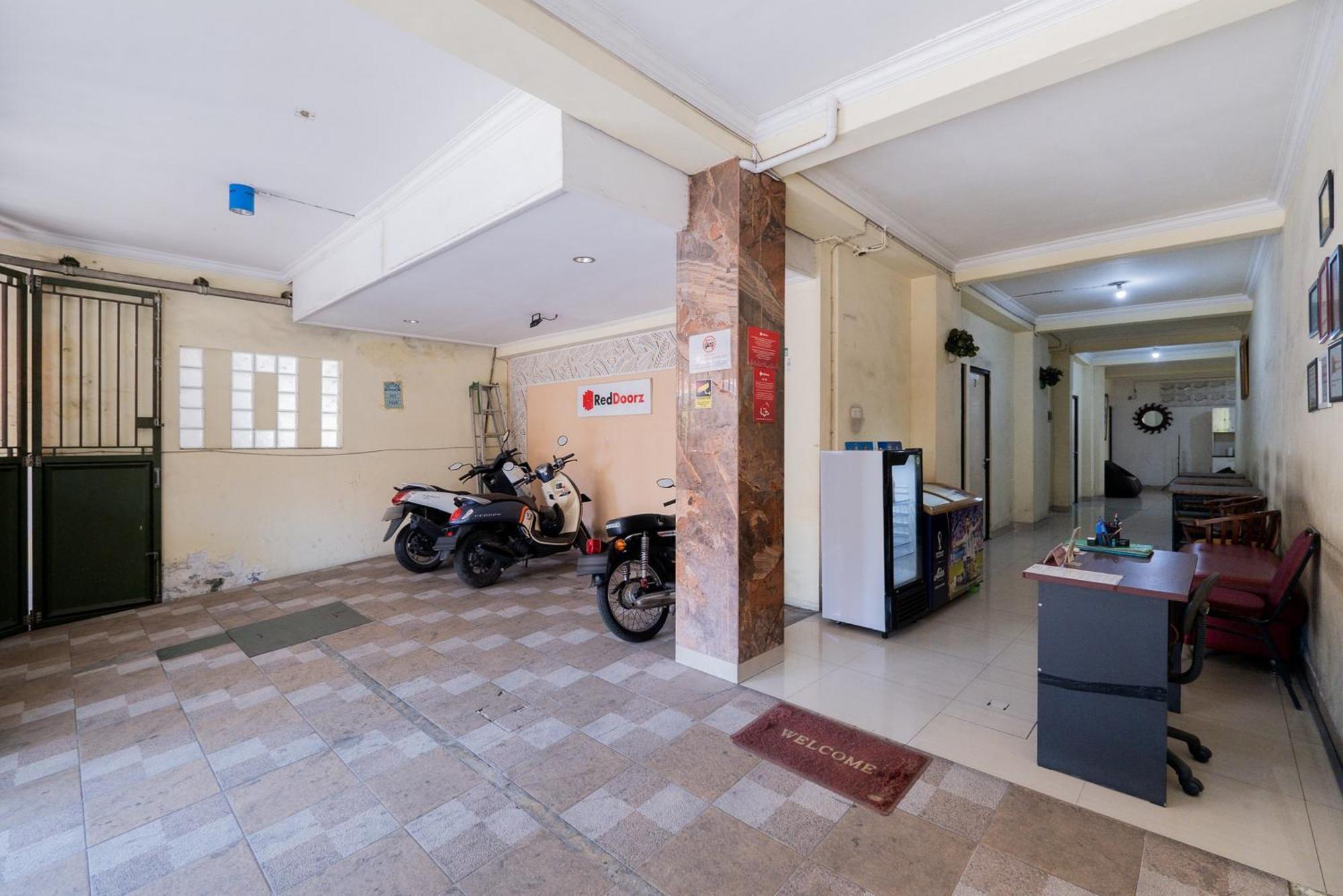 Reddoorz Near Surabaya Town Square Hotel Buitenkant foto