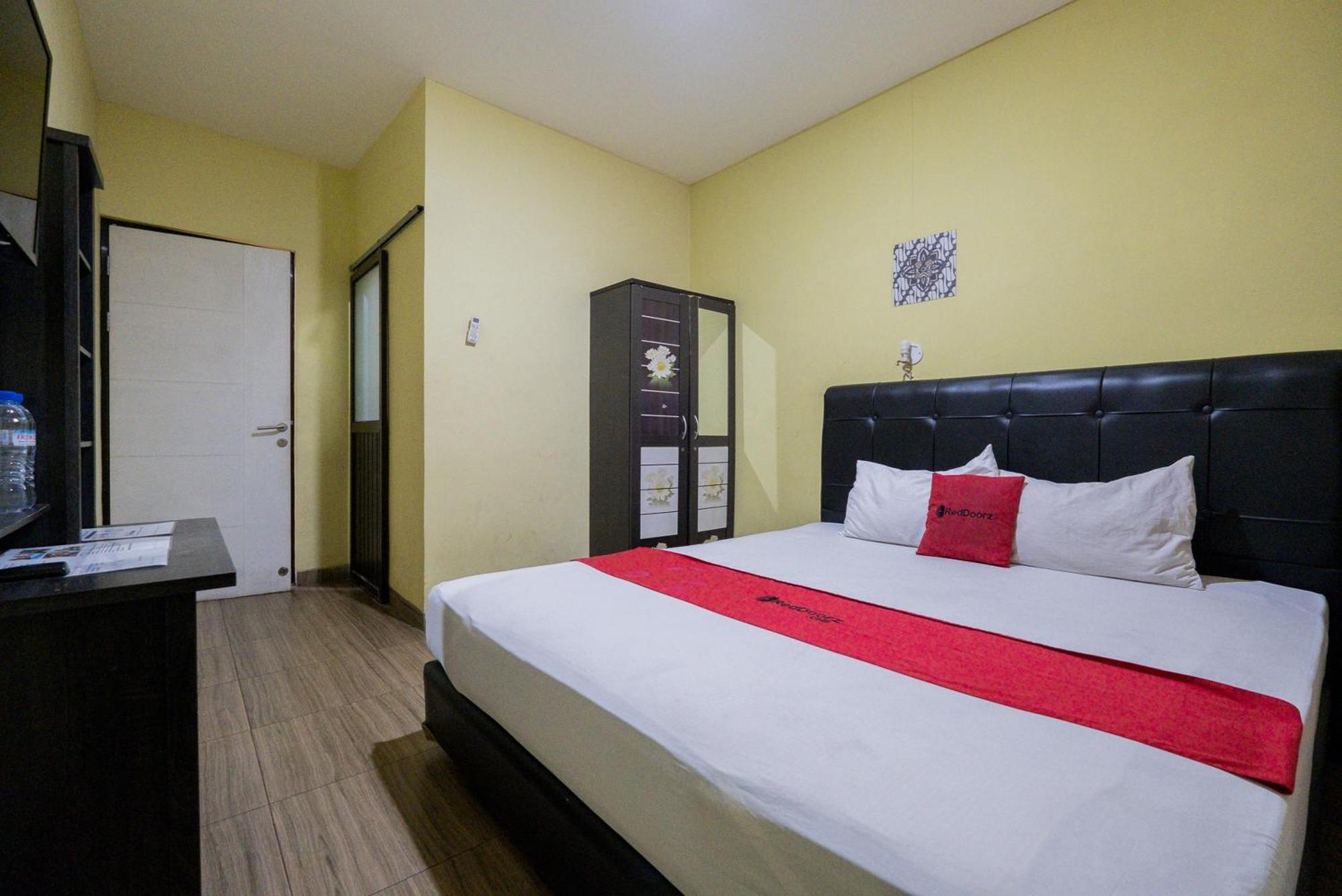 Reddoorz Near Surabaya Town Square Hotel Buitenkant foto