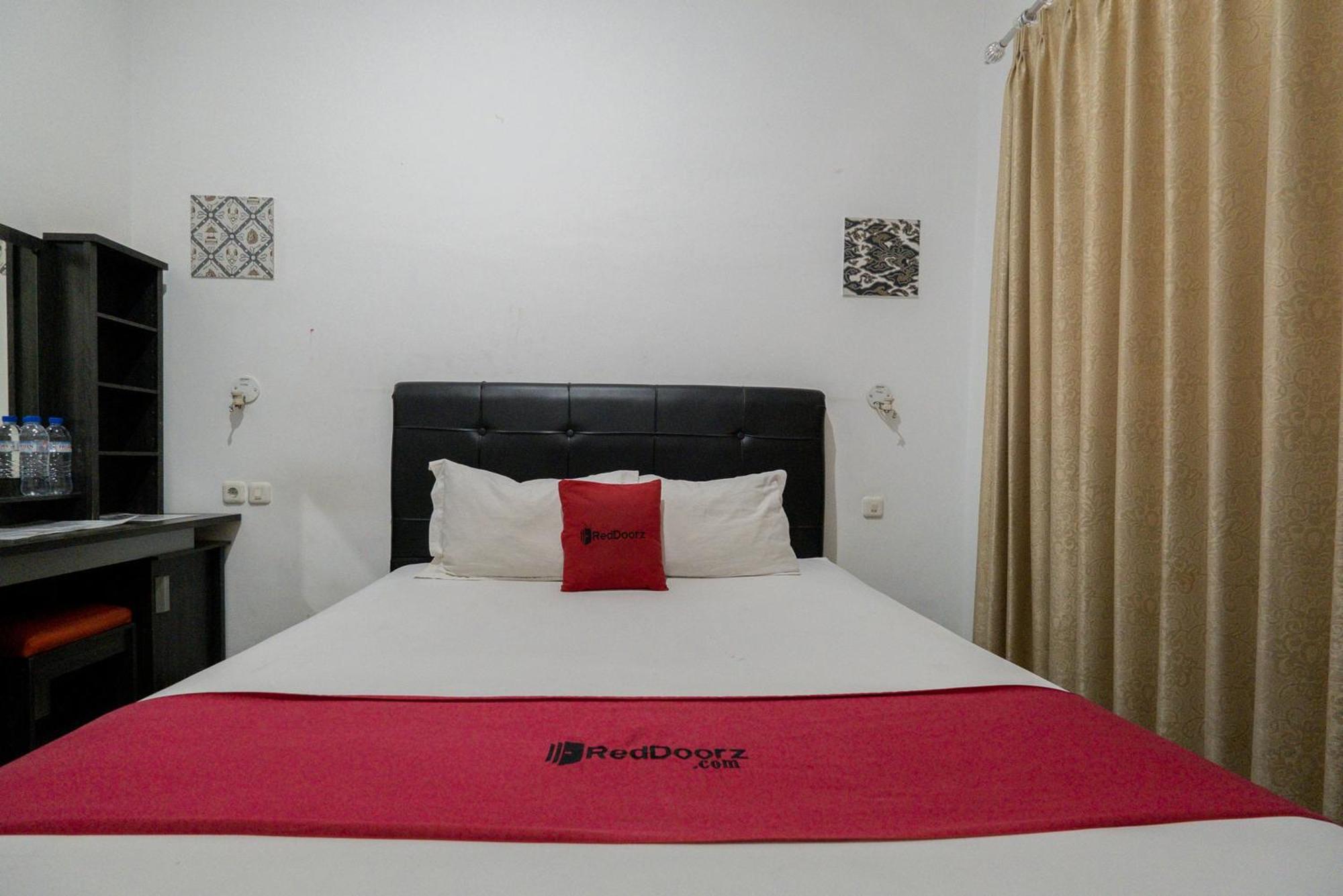 Reddoorz Near Surabaya Town Square Hotel Buitenkant foto