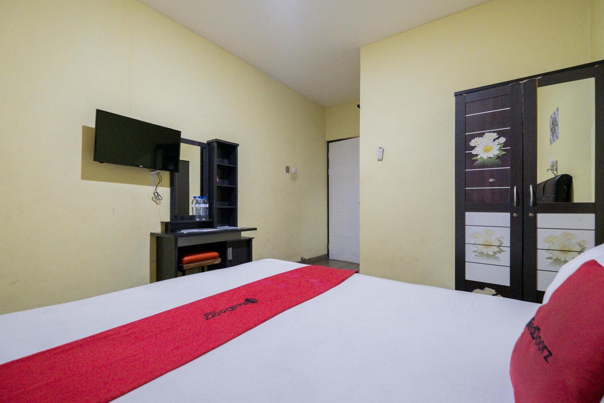 Reddoorz Near Surabaya Town Square Hotel Buitenkant foto
